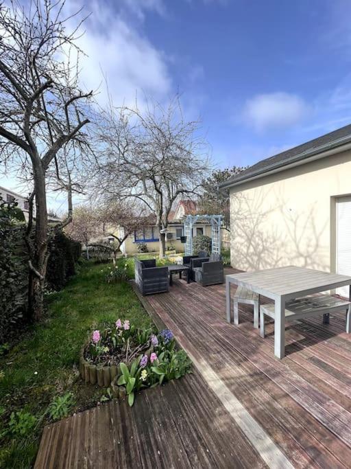 Maison De Vacances Familiale Ouistreham Kültér fotó